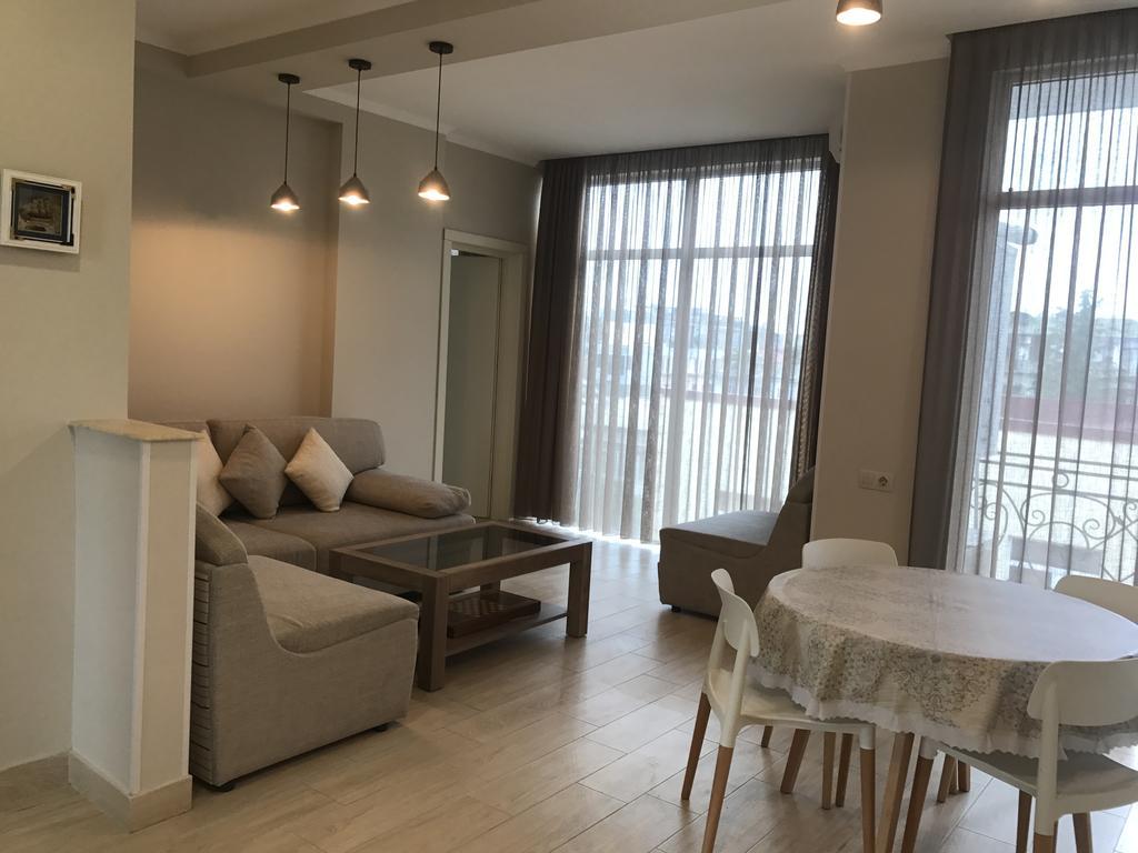 Piazza Apartment باتومي المظهر الخارجي الصورة